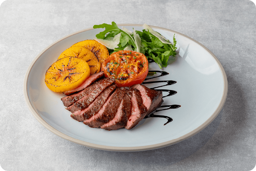 大和牛タリアータと明日香村の柿のバターソテー添え