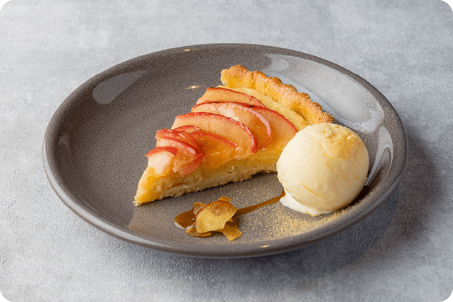 紅はるかと林檎の米粉タルト